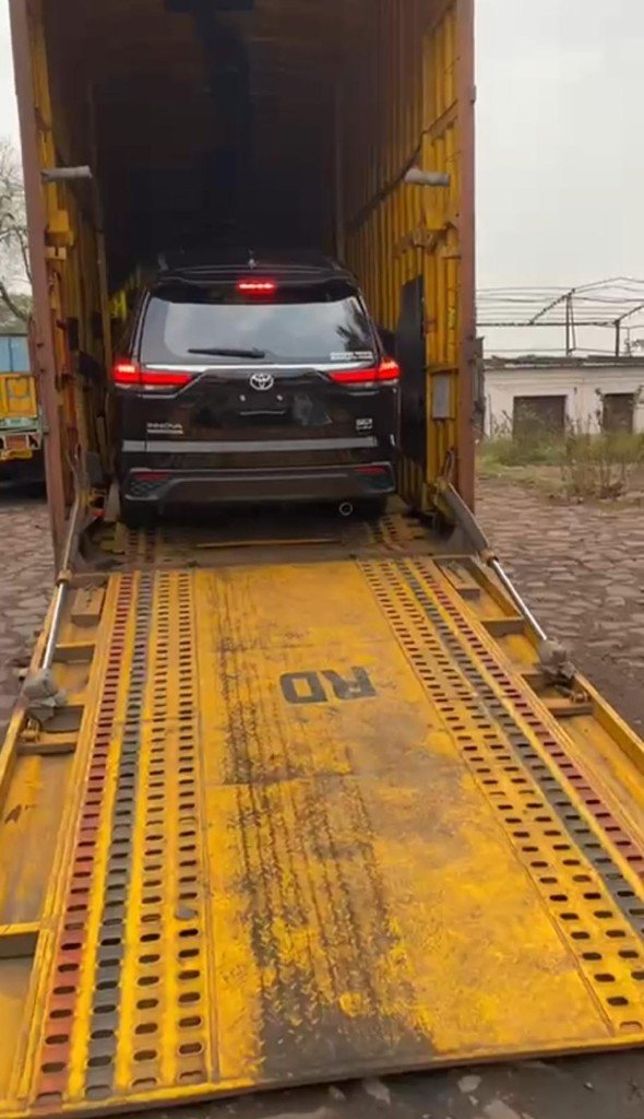 Car Transport — Innova