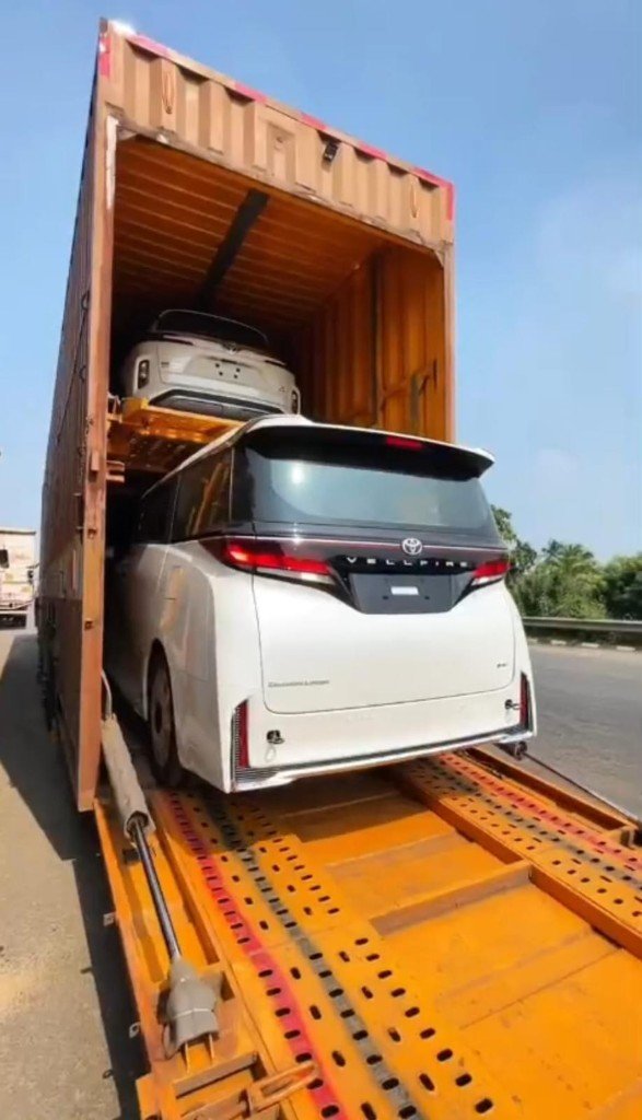 Car Carrier — Luxury Vans